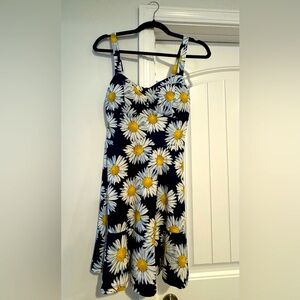 Adorable Daisy Print Sundress 🌼